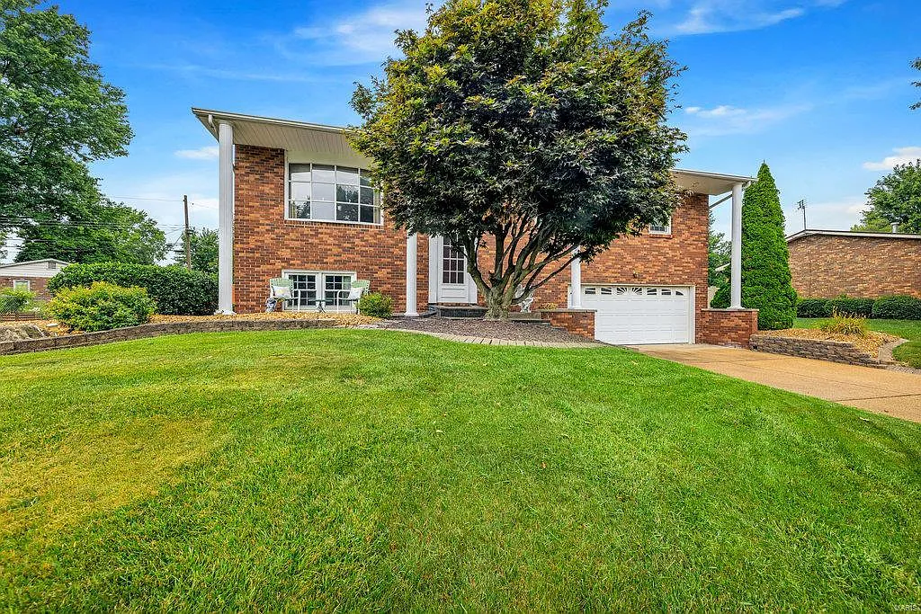 203 Stolze Dr photo 1