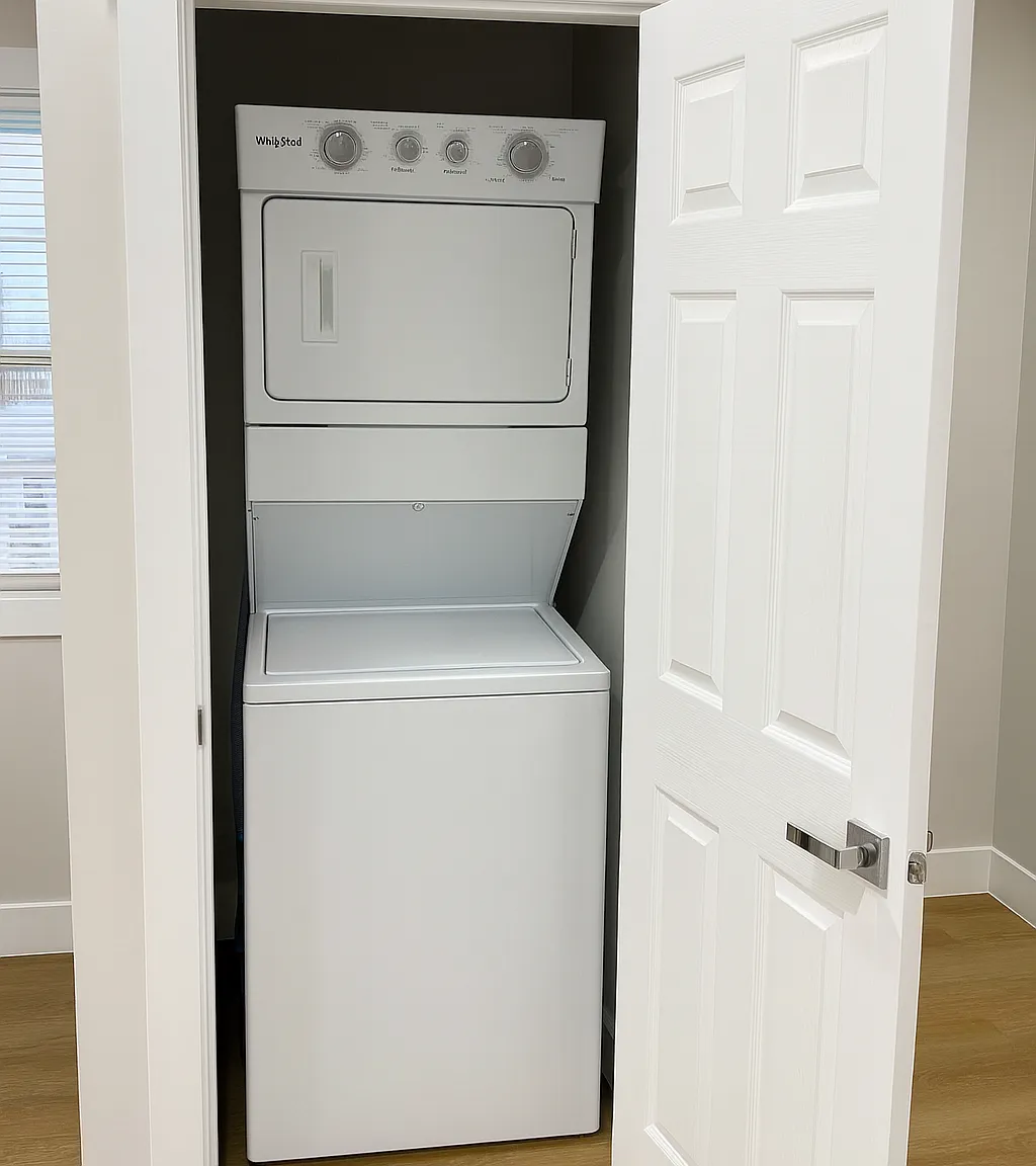 3 bed, $2,475 — Photo 4