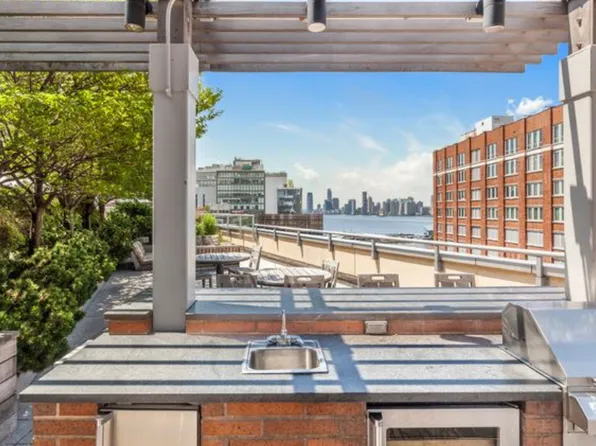 450 West 17th Street image 18 of 26