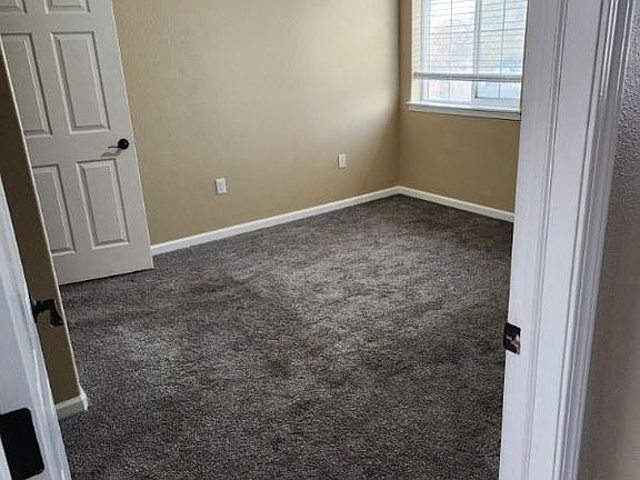 4th image of 157 Clubhouse Cir #202