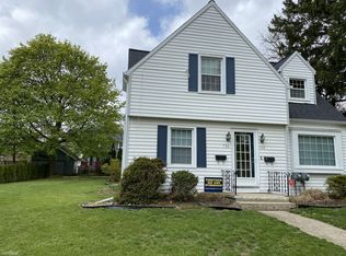 734 Briarcliff Rd, Jackson, MI 49203