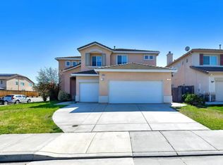 1400 Whispering Wind Dr, Tracy, CA 95377