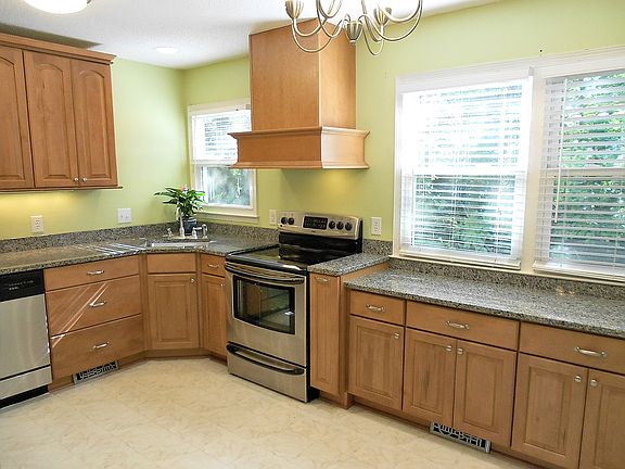New granite/stainless kitchen...
