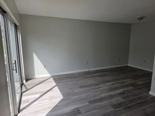 32 Barnes St #B, Waterbury, CT 06704