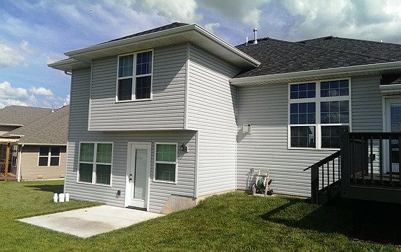 3rd image of 2117 N Williamsburg Ln