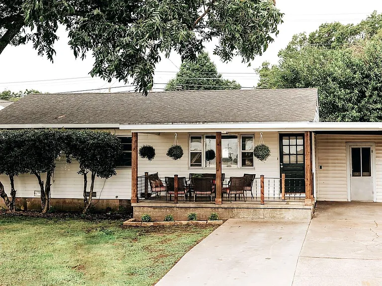 336 N Husband St — Photo 1