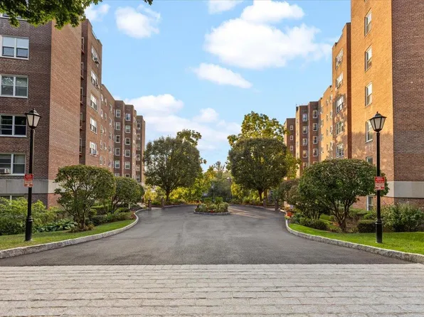 280 Collins Avenue #6J, Mount Vernon, NY 10552