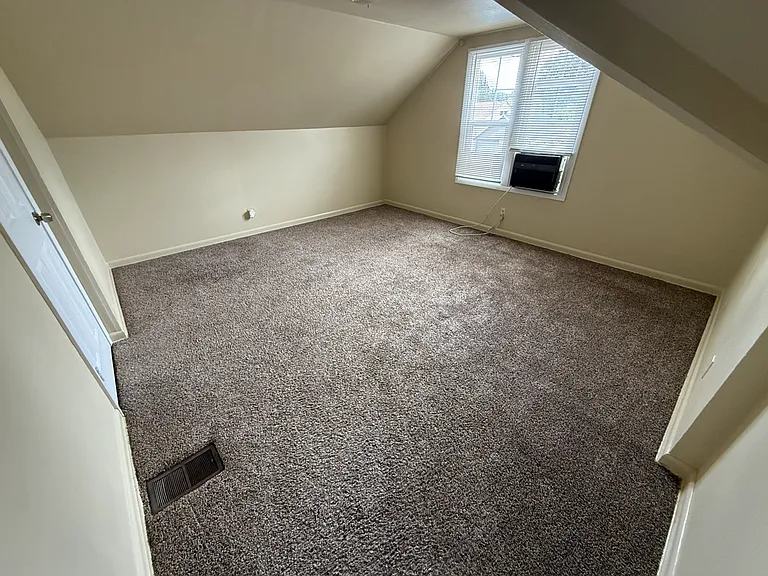 515 N Meridian St #4 — Photo 1