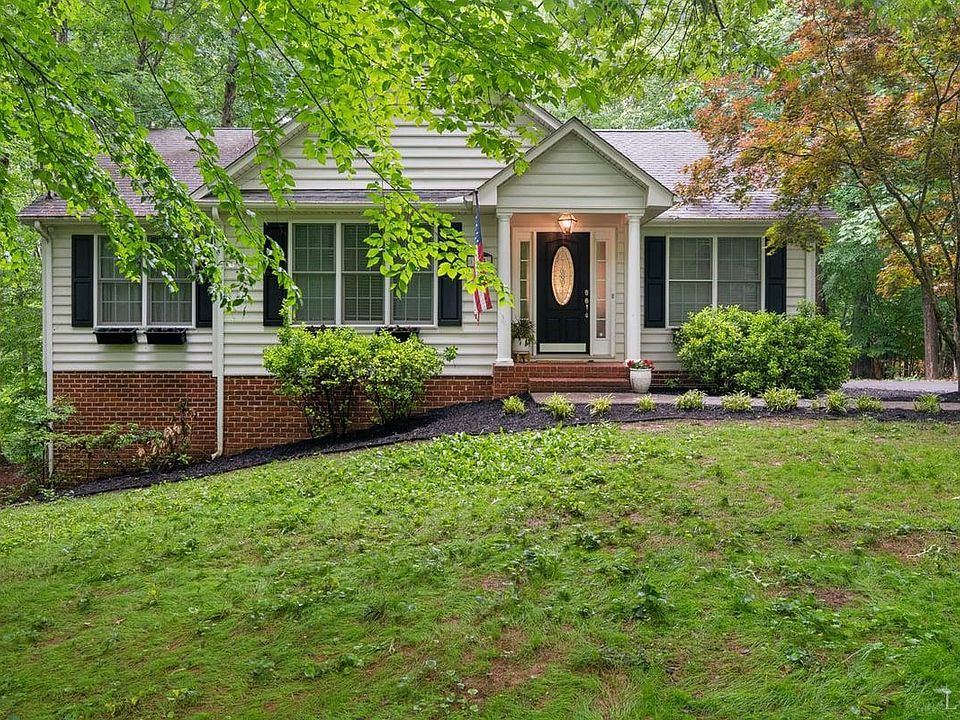 1st image of 313 Peters Dr
