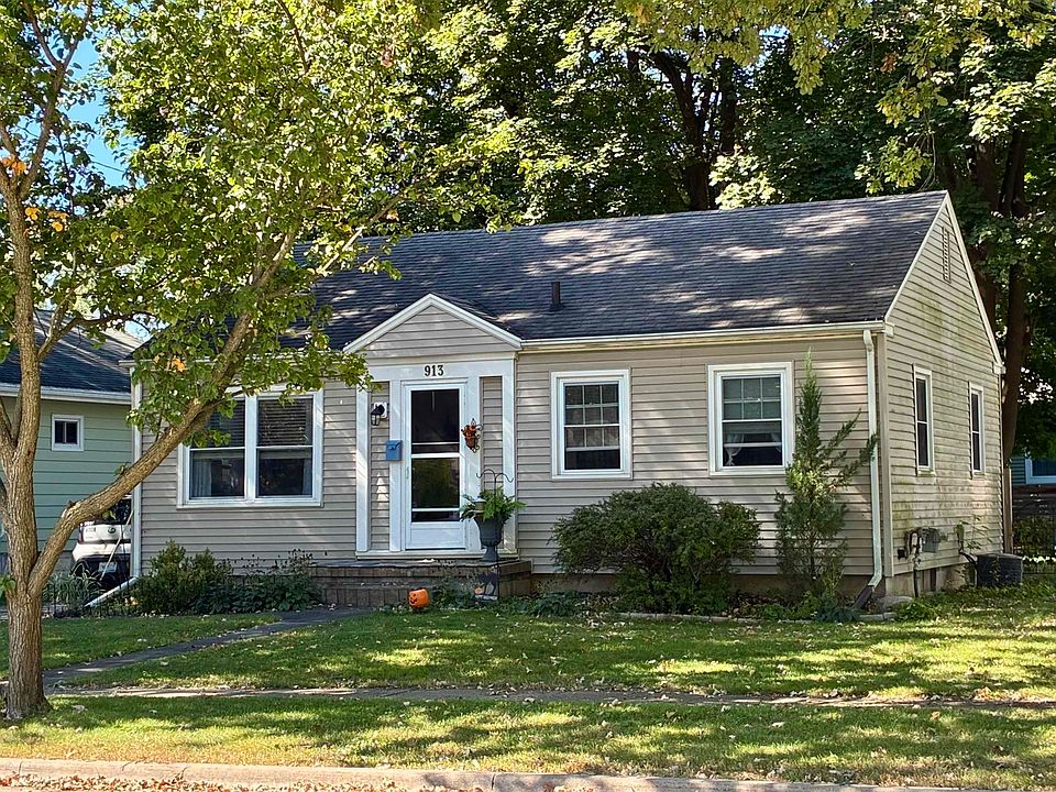 1st image of 913 N Hickory St