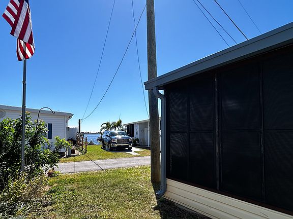 4th image of 21 Riverview Dr #21B