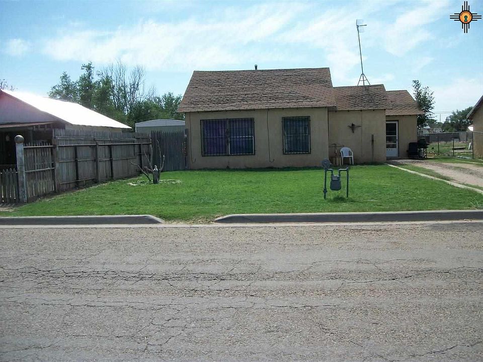 1st image of 823 N Avenue J