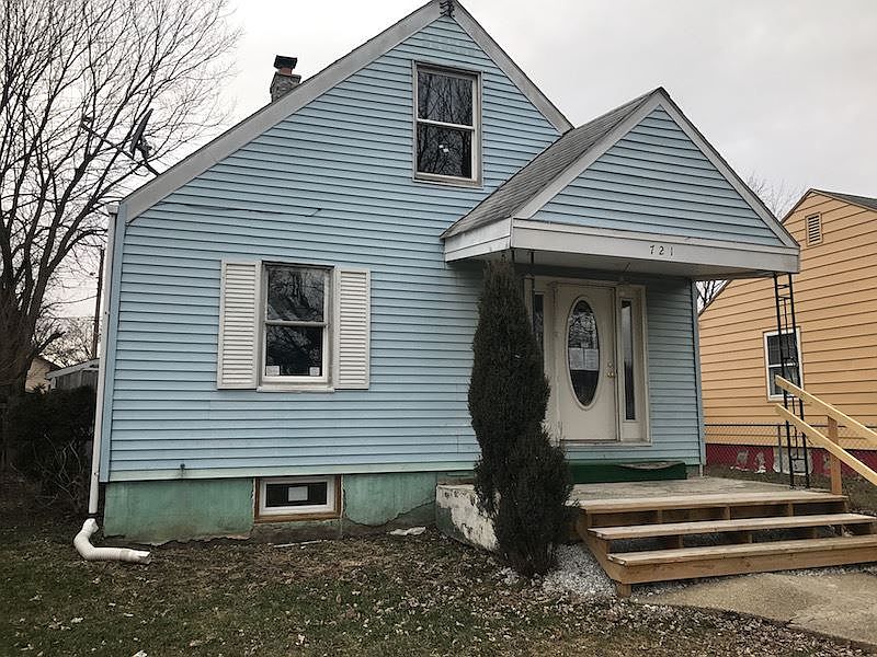 1st image of 721 S Albert Ave