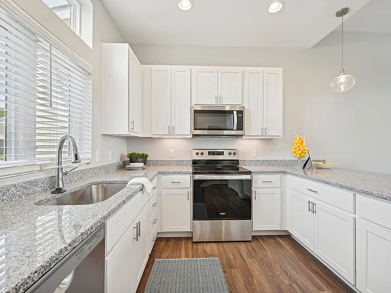 1 Bedroom | Kitchen
