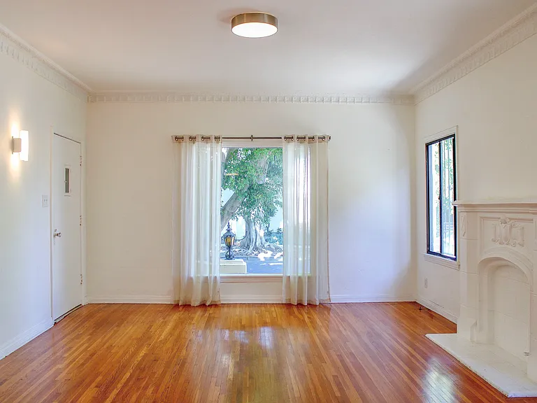 361 N Sierra Bonita Ave #A — Photo 3