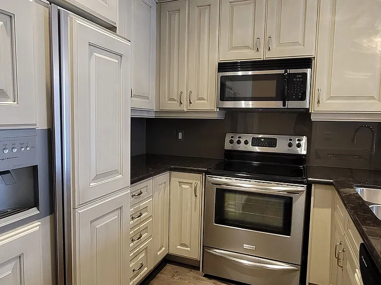 21 Burkebrook Pl #338 — Photo 8