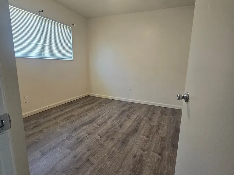 1200 W Water St — Photo 10