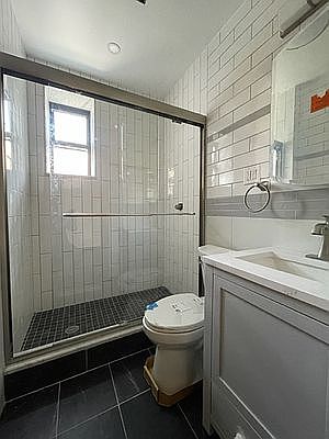 4th image of 290 15th St APT 3