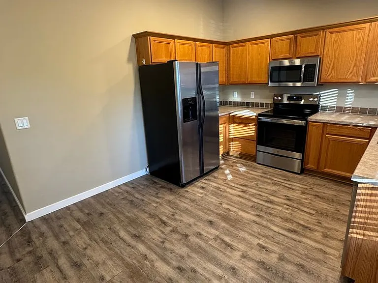 735 Trinity St NE — Photo 5