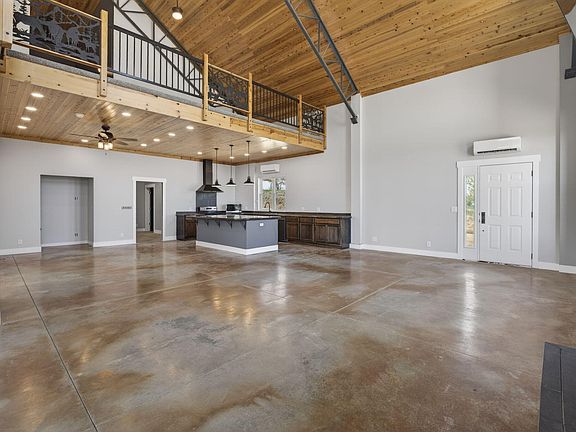 4th image of 55282 237th St