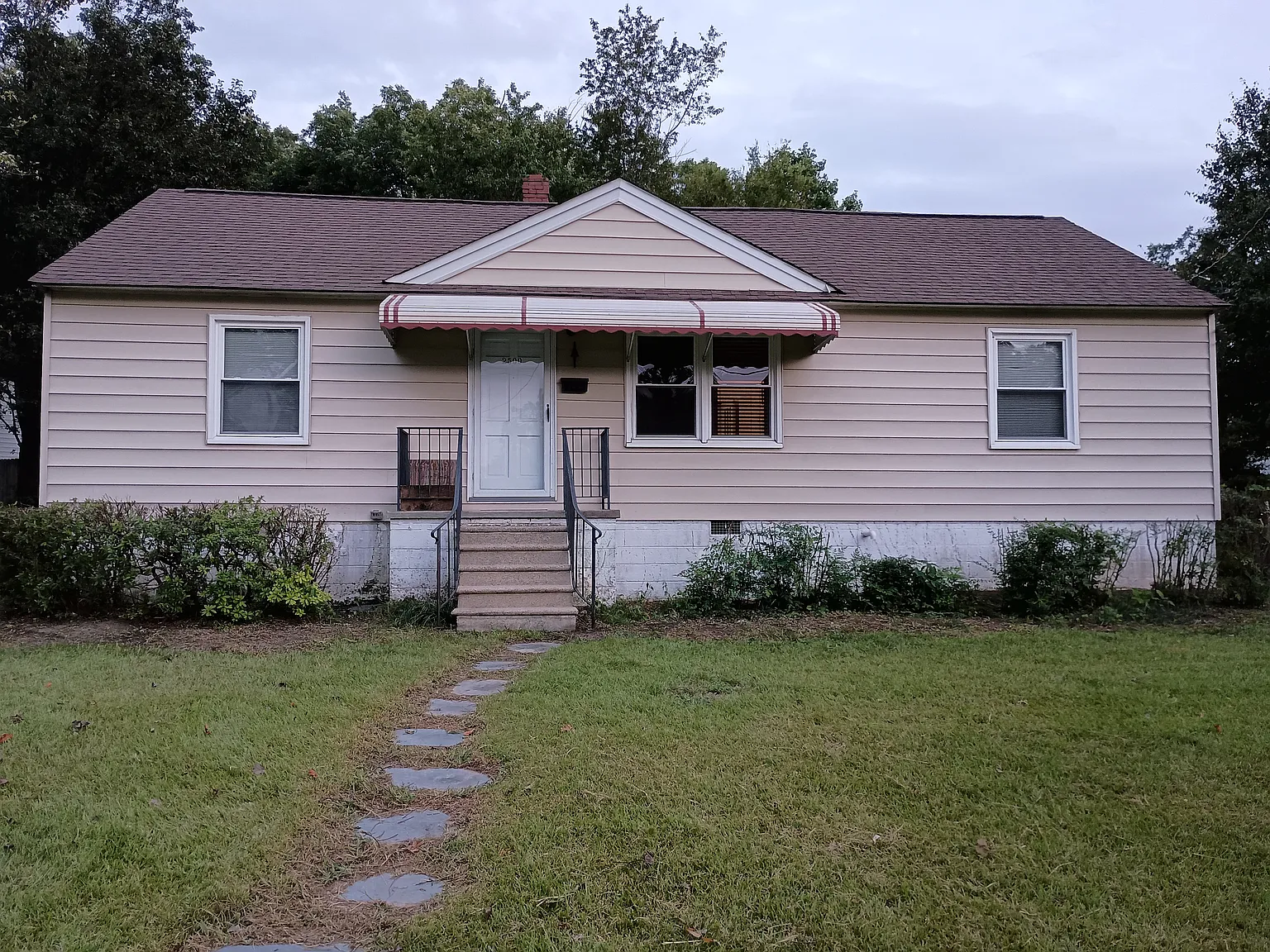 3 bed, 1130 sqft, $1,650 — Photo 1