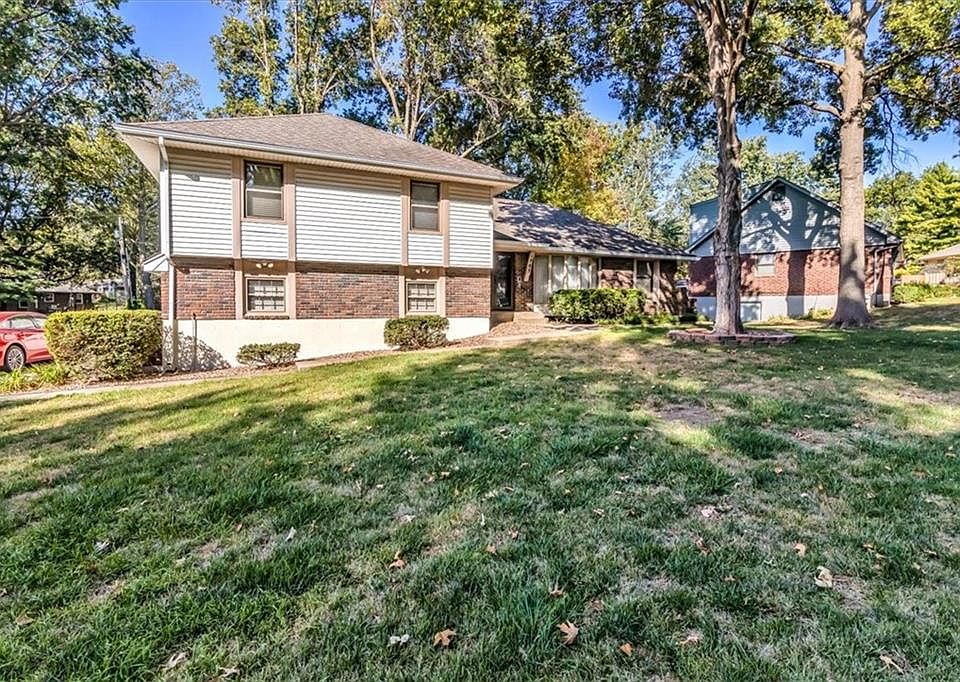 1st image of 1703 NW Willow Cir