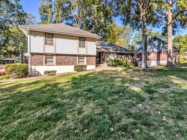 1703 NW Willow Cir, Blue Springs, MO 64014