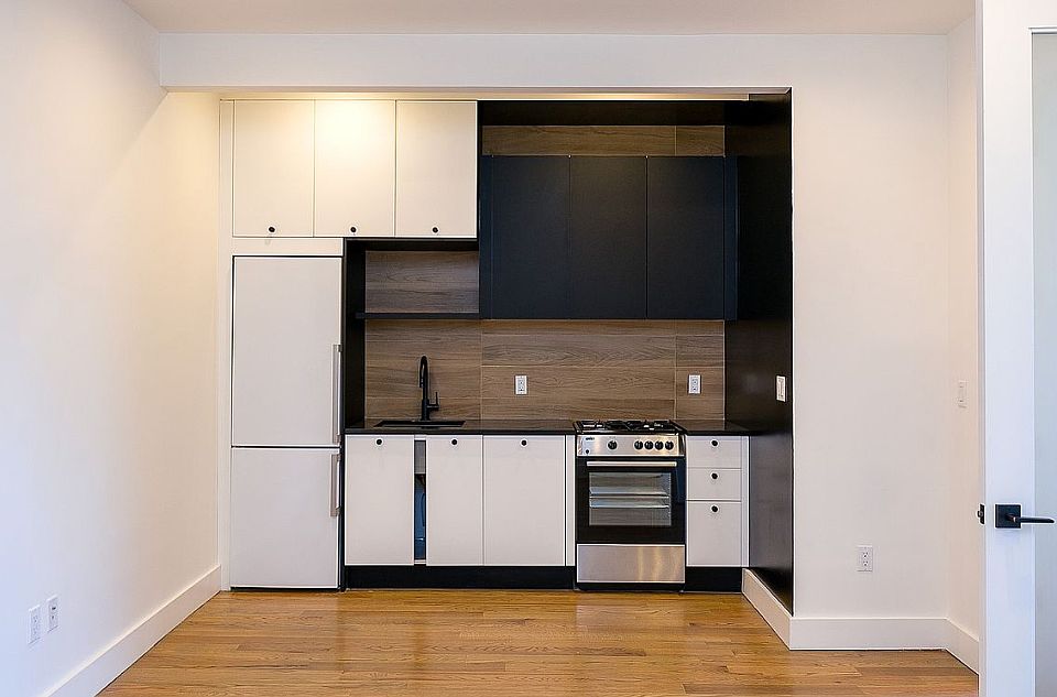 1st image of 1499 Jefferson Ave #4R