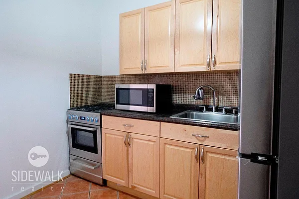 Rented by Sidewalk Realty LLC | media 11