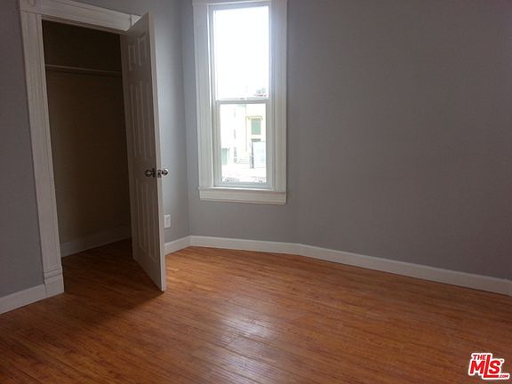 5th image of 1405 Oak St