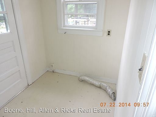 3rd image of 106 Brown Dr