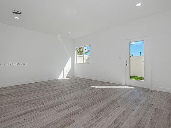 5th image of 635 NW 30th Ter