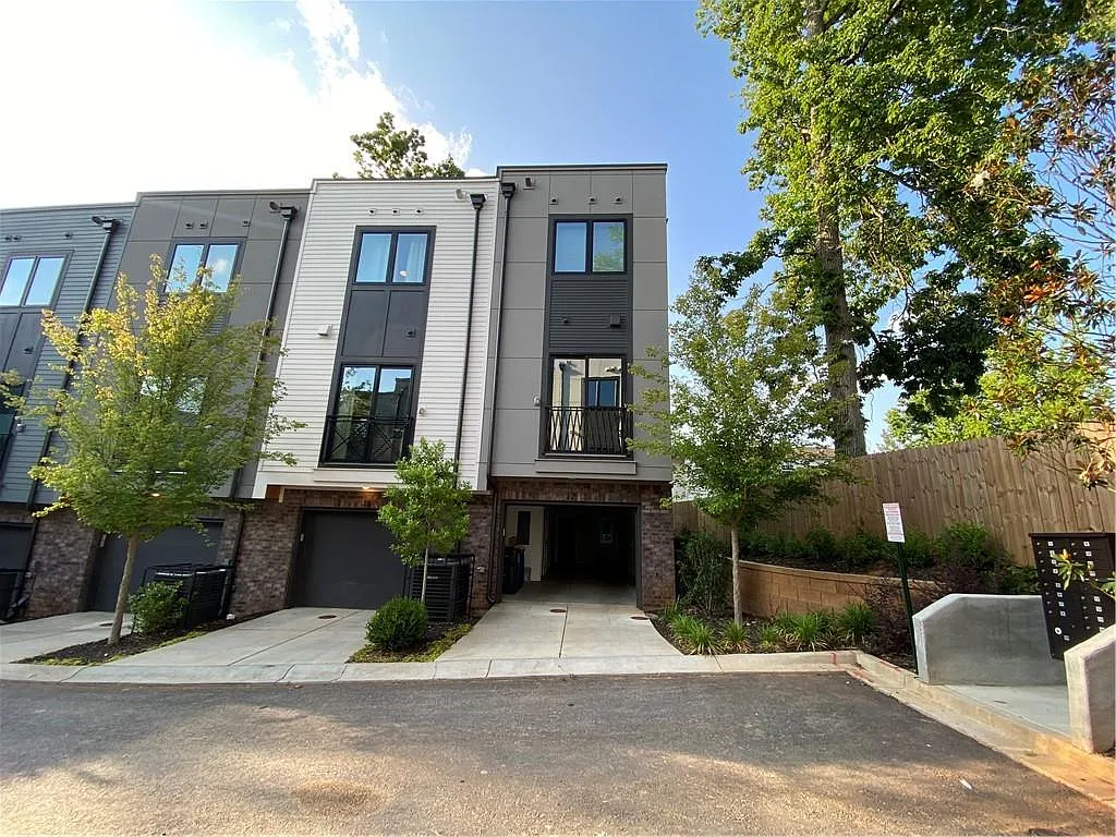 2 bed, 2.5 bath, 1356 sqft, $3,500 — Photo 3