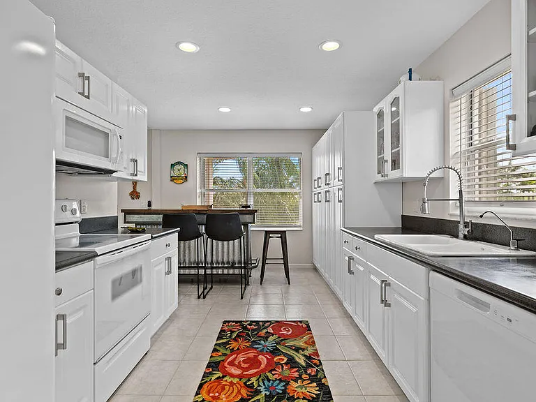 8050 Aberdeen Dr #202 — Photo 23