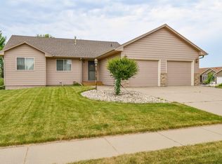 3301 S Saguaro Ave, Sioux Falls, SD 57110