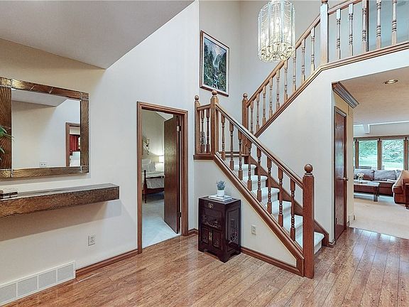 4th image of 300 Overlook Brook Dr
