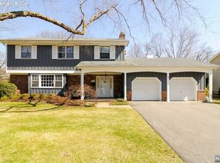 427 Red Birch Ct, Ridgewood, NJ 07450