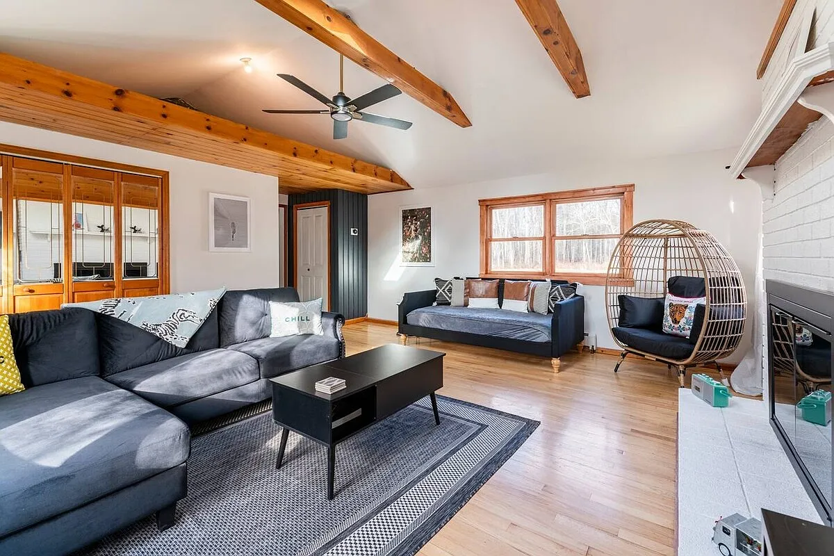 4 bed, 2775 sqft, $5,000 — Photo 2