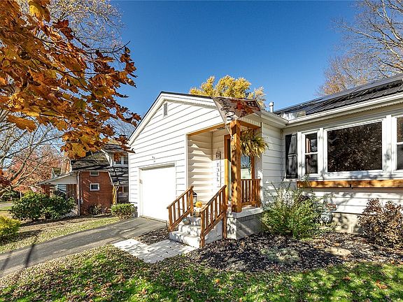 3rd image of 10 Fredonia Rd