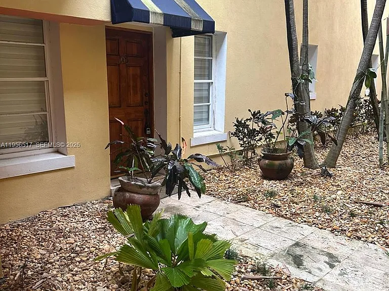 4812 Pine Tree Dr #105 — Photo 3