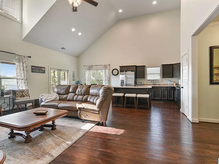 3508 Waters Rd — Photo 43