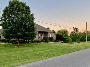 2631 Buck Island Dr, Guntersville, AL 35976