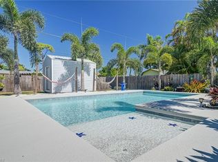 709 99th Ave N, Naples, FL 34108