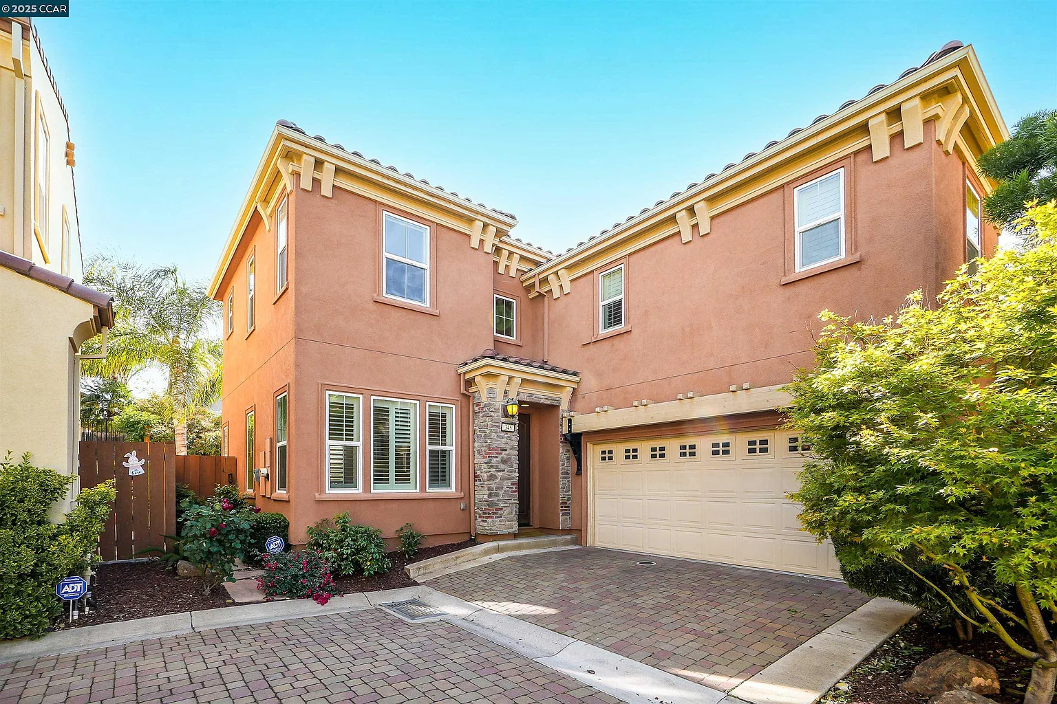 345 Cortona Way photo 1