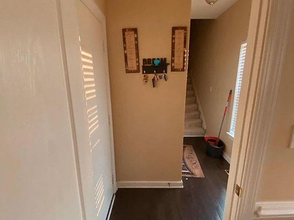 Second set of stairs from garage entrance to ROG