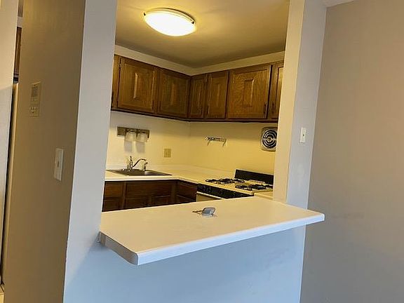 3rd image of 2636 S Logan Ave #303