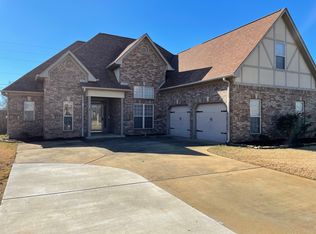332 Tanglewood Cir, Alabaster, AL 35007