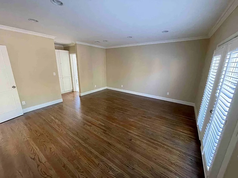 4432 Bakman Ave — Photo 9