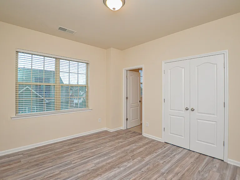 313 Annandale Dr — Photo 25