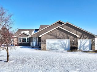 39534 Primrose Ct, Sauk Centre, MN 56378